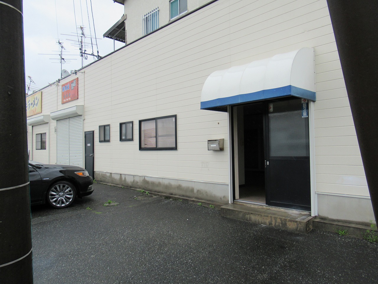 三村貸店舗(南側事務所)